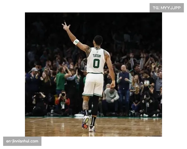 凯尔特人逆转76人，布朗砍下32分6助攻，本场比赛再显实力